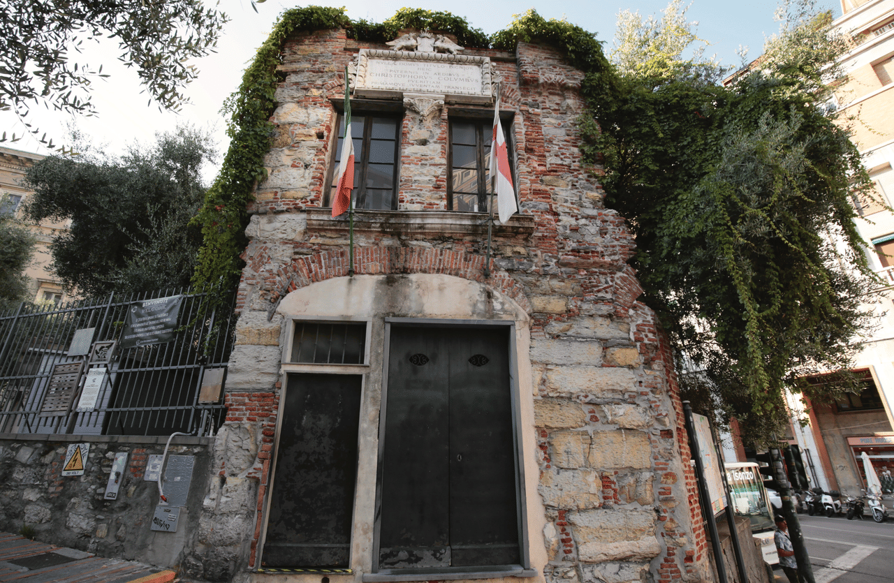 1.5 Hour Food Guided Tour & Sightseeing in Genoa 4