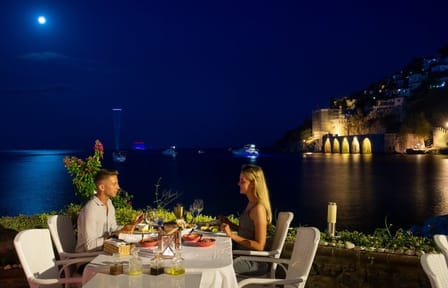 Alanya Seafront Dinner Experience at a Beachside Restaurant