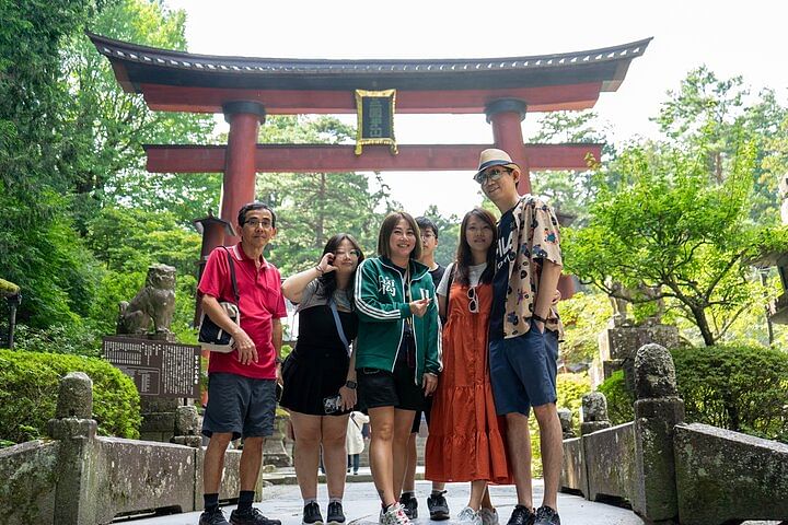 Mt. Fuji Private Sightseeing Tour with Local guide/photographer