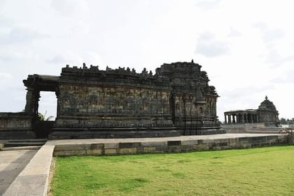 Hubli to Hampi, Belur, Halebedu, Mysore & Bangalore Tour
