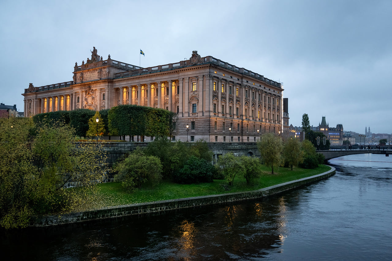 Private VIP Stockholm City Tour – Car, Guide, Snacks & Water Incl 4