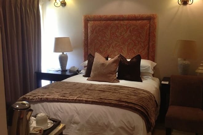 Victoria Falls Deluxe Suites Standard Twin Room
