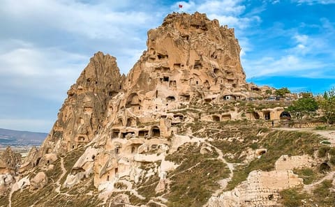 Cappadocia Red Tour: Explore Avanos and Göreme with Lunch