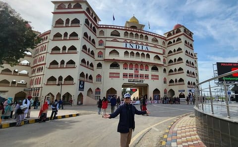 Golden Temple and Wagah Border 3-Day Cultural Tour in Amritsar