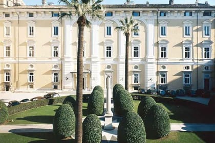 The Colonna Palace Walking Tour