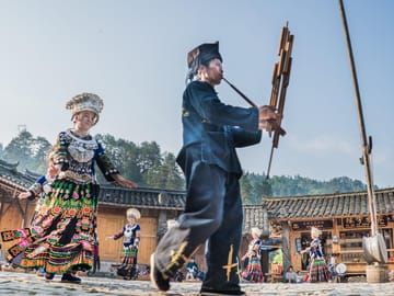 Guiyang: Tianhetan & Qingyan Ancient Town Private Tour