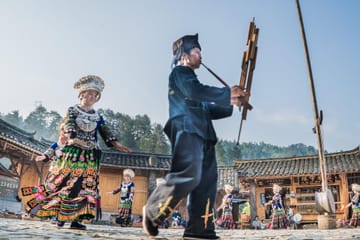 Private Tour of Tianhetan and Qingyan Ancient Town in Guiyang