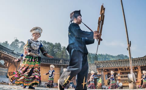 Private Tour of Tianhetan and Qingyan Ancient Town in Guiyang