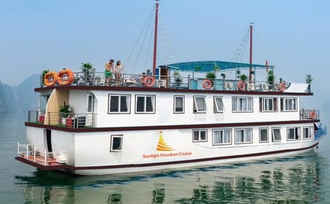Lan Ha Bay 3D2N Boutique Boat Tour: Kayaking and Cycling
