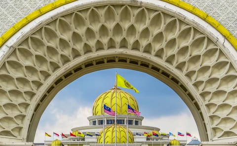 Private Kuala Lumpur City Tour with Batu Caves and Fireflies
