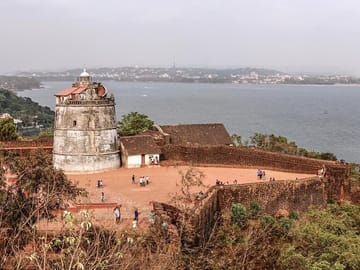 Heritage Walk and Church Tour in Durgavado, Goa Velha