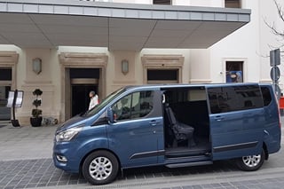 Full day PRIVATE GUIDED VIENNA tour from Budapest with lunch and drinks