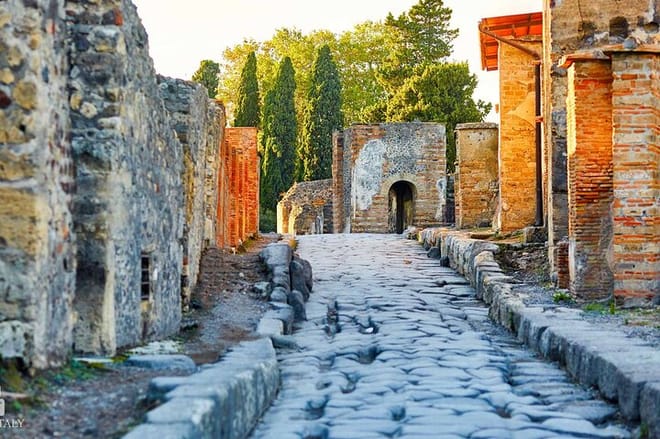 Full Day Private Tour Naples to Sorrento and Pompeii