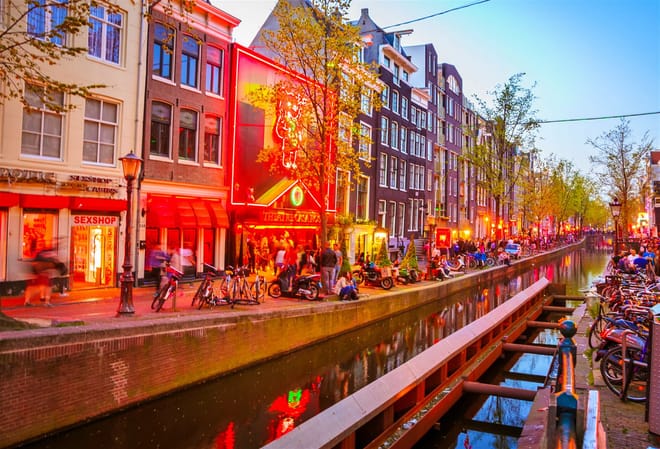 Self-Guided Canals of Amsterdam Photography Tour 3