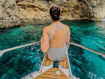 Private One-Hour Boat Tour to Crystal and Blue Lagoons, Comino