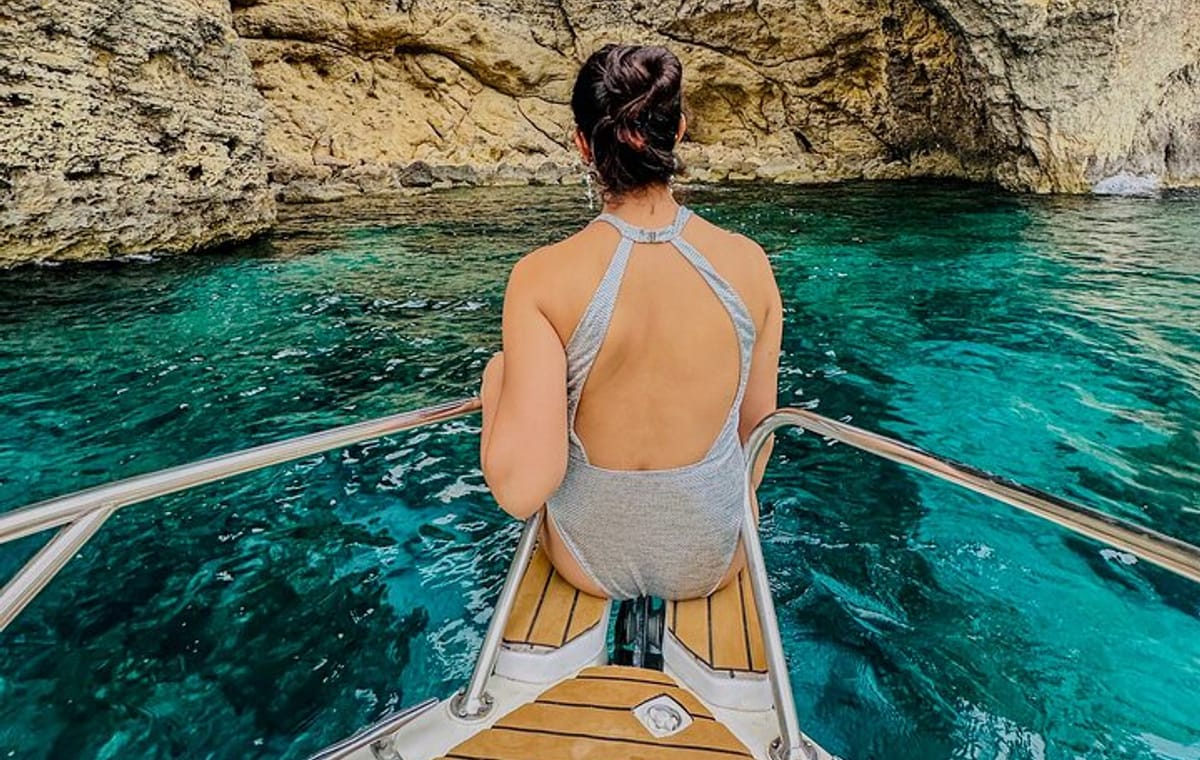 1 Hour Private Boat Tour to Crystal Lagoon and Blue Lagoon Comino