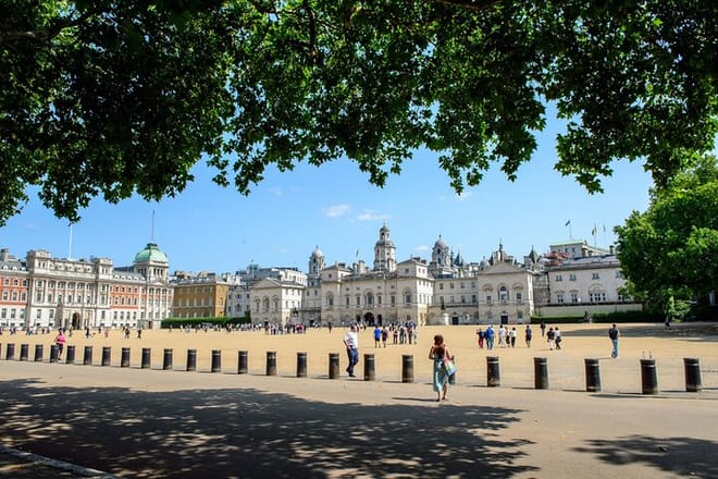 London Royal Crown and Changing of The Guard Walking Tour 8