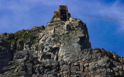 Cape Town Table Mountain and Camps Bay Scenic Tour