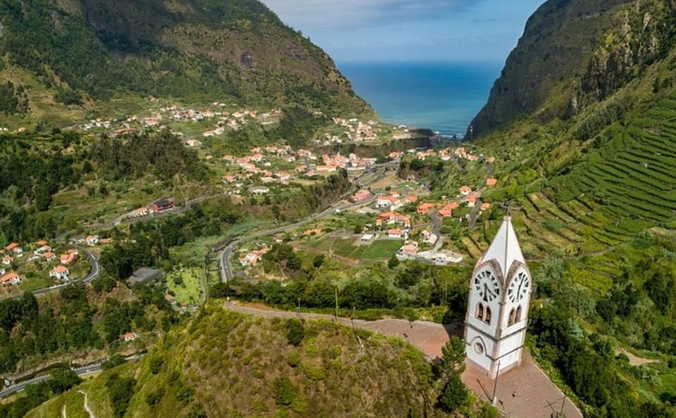Northeast Madeira 4WD Tour: Explore Arco de Sao Jorge and Caniço