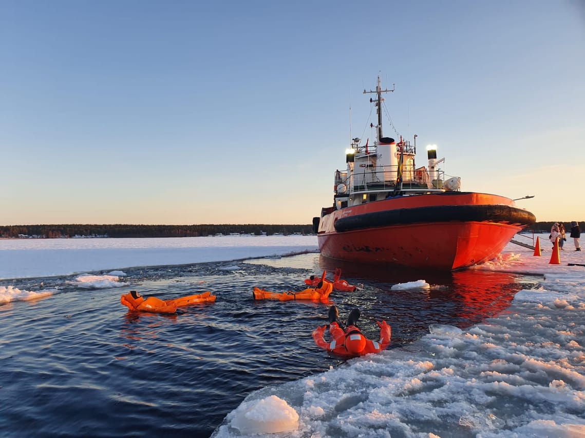 Own Transport – Arctic Explorer Icebreaker Cruise Experience 2