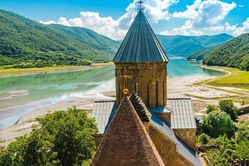 Private Day Tour from Tbilisi to Ananuri and Gudauri