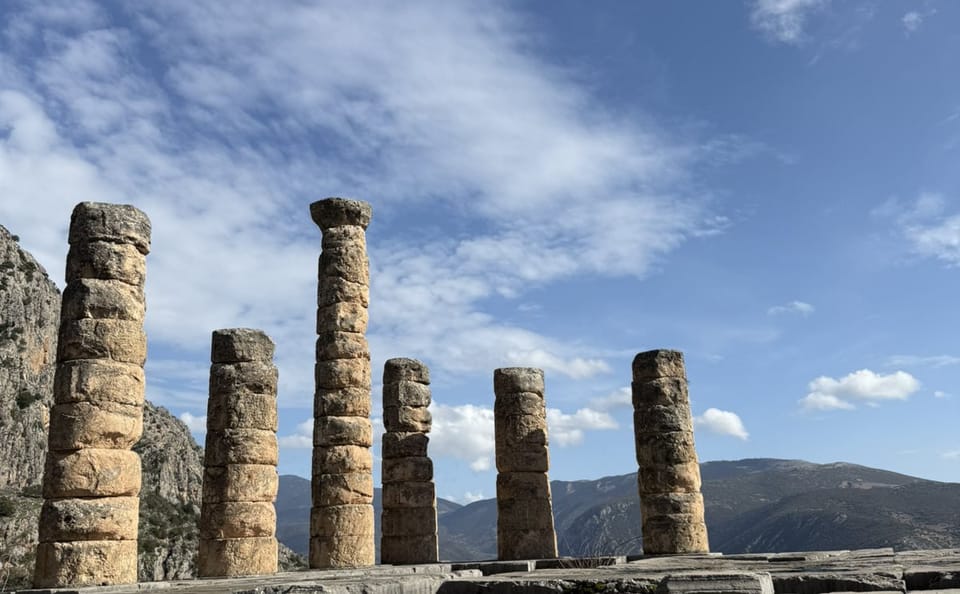 Private Full-Day Tour of Delphi, Arachova, and Hosios Loukas