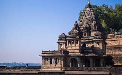 Maheshwar Cultural Day Tour from Indore by Private Vehicle