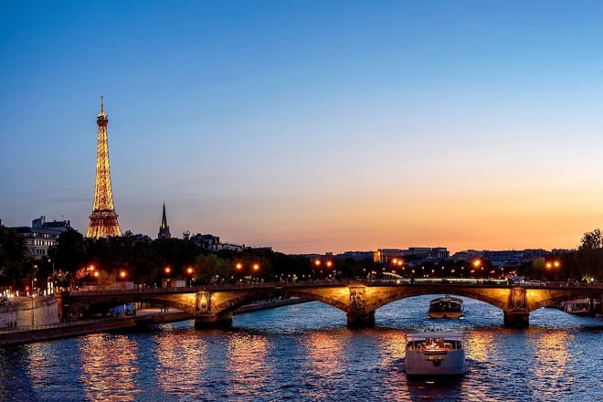 Paris: Small-group Seine River Cruise & Eiffel Tower Skip-the-Line Visit photo 6