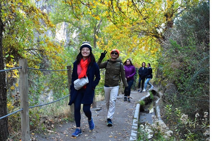 Hiking in the Canyon of the Monachil Cubs in Granada 4