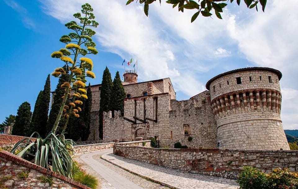 Private Cultural Walking Tour of Historic Brescia