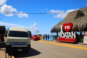 Private Tour of Punta Gorda's Fishing Villages in Roatan