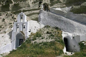 Private Santorini Tour: Traditional Village and Wine Museum