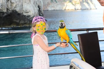 Alanya Boat Tour with Lunch and Drinks Along the Coast