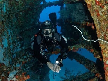Scuba Diving Adventure in Colombo's Vibrant Waters