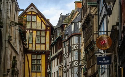 Normandy Day Trip: Explore Rouen and Étretat Cliffs from Paris