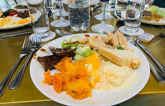 Aquila Reserve Safari with Lunch and Wine tasting