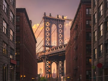 Explore New York City Contrasts and Dyker Heights Lights Tour