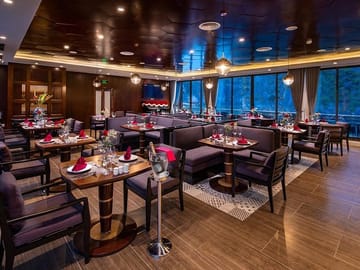 5 Stars Cruise 3d-2n: Biking,Golf,Cave,Meals, Kayak, Jacuzzi Pool