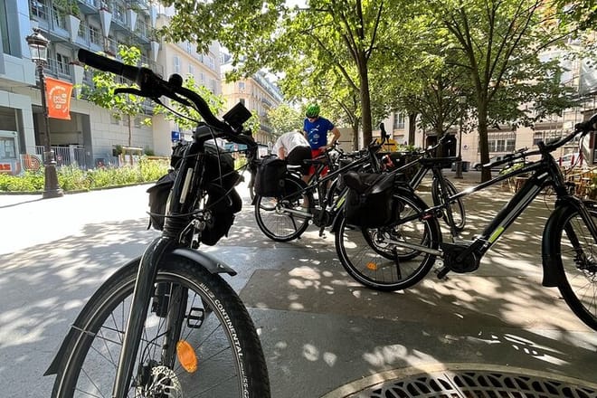 Electric bike rental in Paris 4