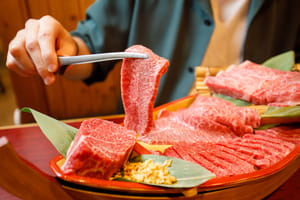 大阪人氣燒肉餐廳！在「燒肉牛尾」享用美味和牛晚餐