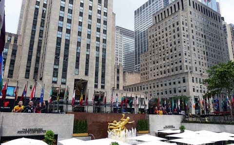 Explore Upper and Lower Manhattan on a Guided City Tour