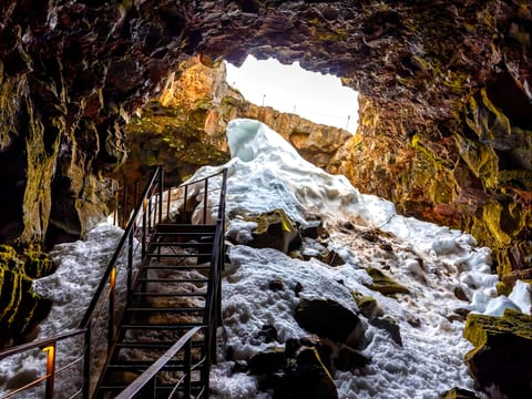 Lava Tunnel Tour (Back to Back), photo 2