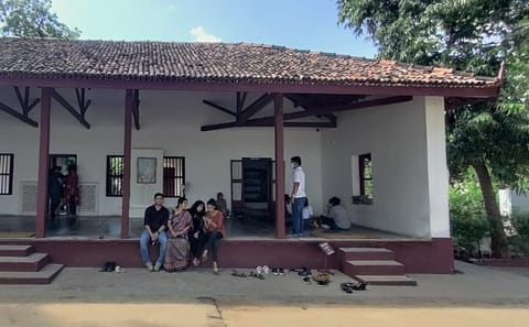 Gujarat Historical Tour: Explore Ahmedabad, Bhavnagar, and Diu