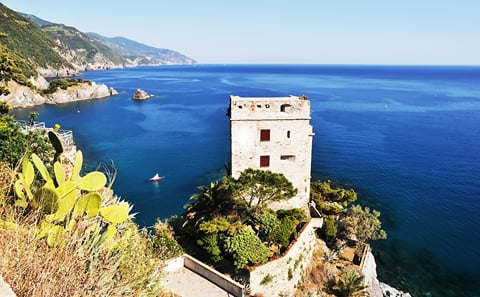 Colours of Cinque Terre by Train, Private Tour