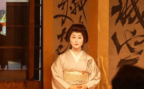 One Hour Geisha Show in Asakusa Tokyo