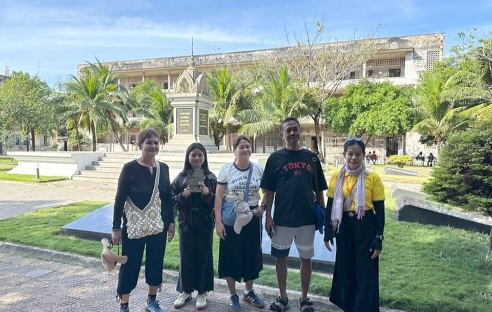 Phnom Penh Historical Full Day Tour with Private Transport