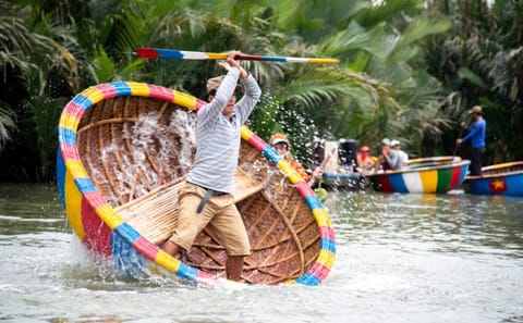 Hoi An Ancient Town and Cam Thanh Basket Boat Tour