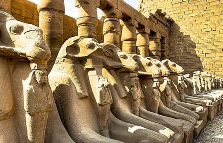Small Group Day Tour to Luxor and Valley of the Kings from Hurghada