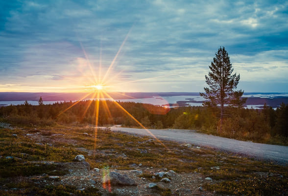 Midnight hiking tour in Rovaniemi