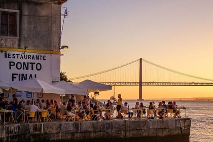 Arrábida & Sesimbra Day Trip from Lisbon – Wine Tasting, Nature and Beaches